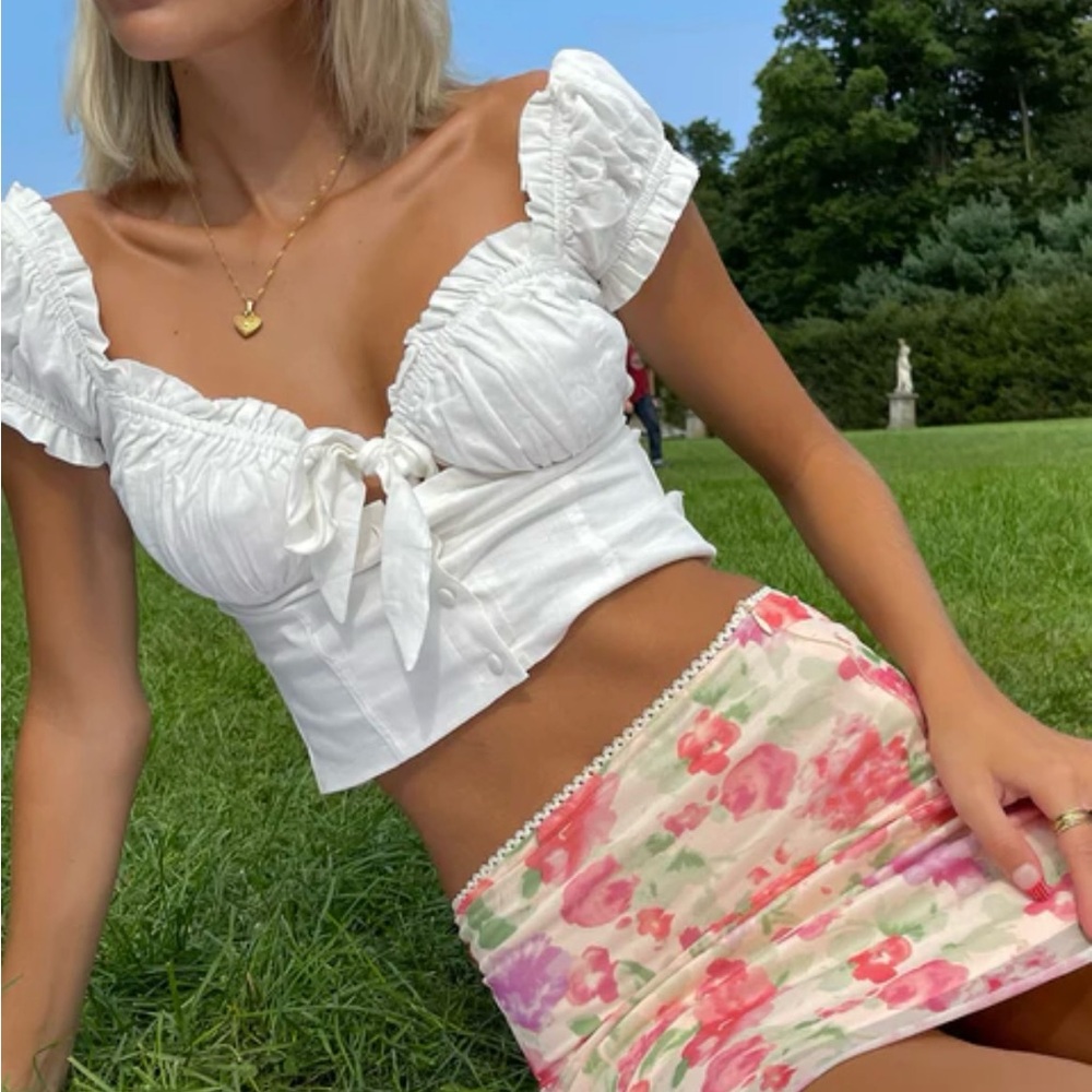 White puff sleeve top